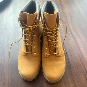 Timberland women’s waterproof boots size 6
